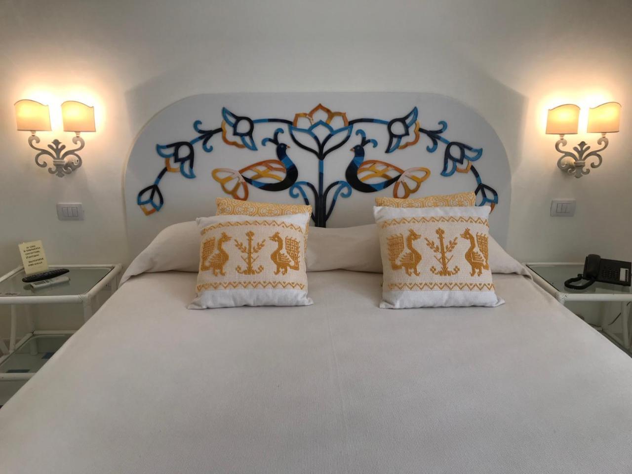Hotel La Lampara Golfo Aranci Exterior photo