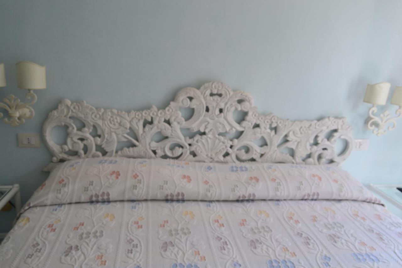 Hotel La Lampara Golfo Aranci Room photo